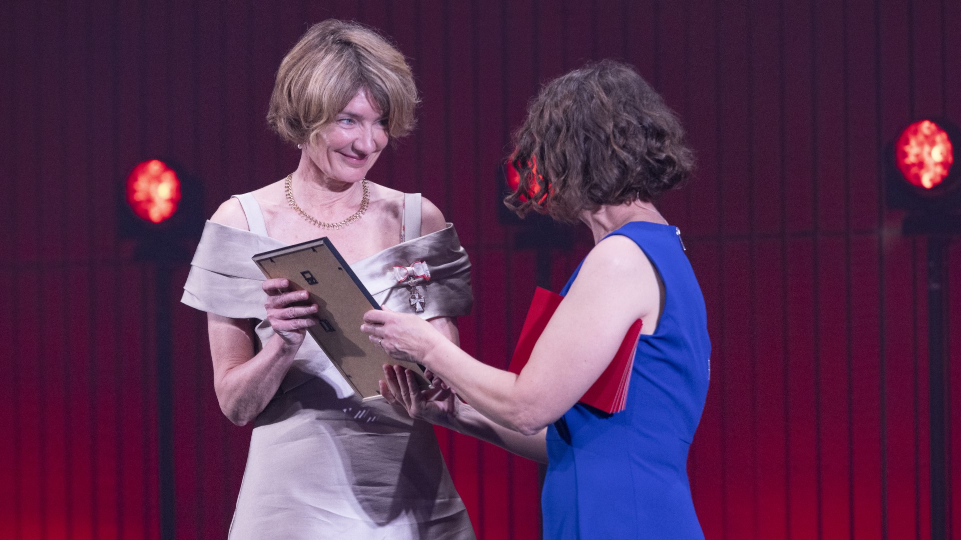 Professor Anja Boisen is awarded the Innovation Award at DTU Commemoration 2024. ©Steen Brogaard Professor Anja Boisen is awarded the Innovation Award at DTU Commemoration 2024.